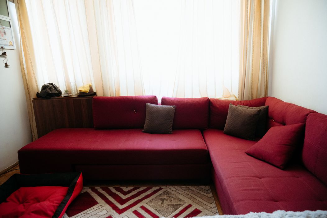 Arhitecții fac cunoștință cu familia Covaci. Cum arată apartamentul în care locuiesc cei trei „De câte ori m-am uitat la Claudiu, am  (1)