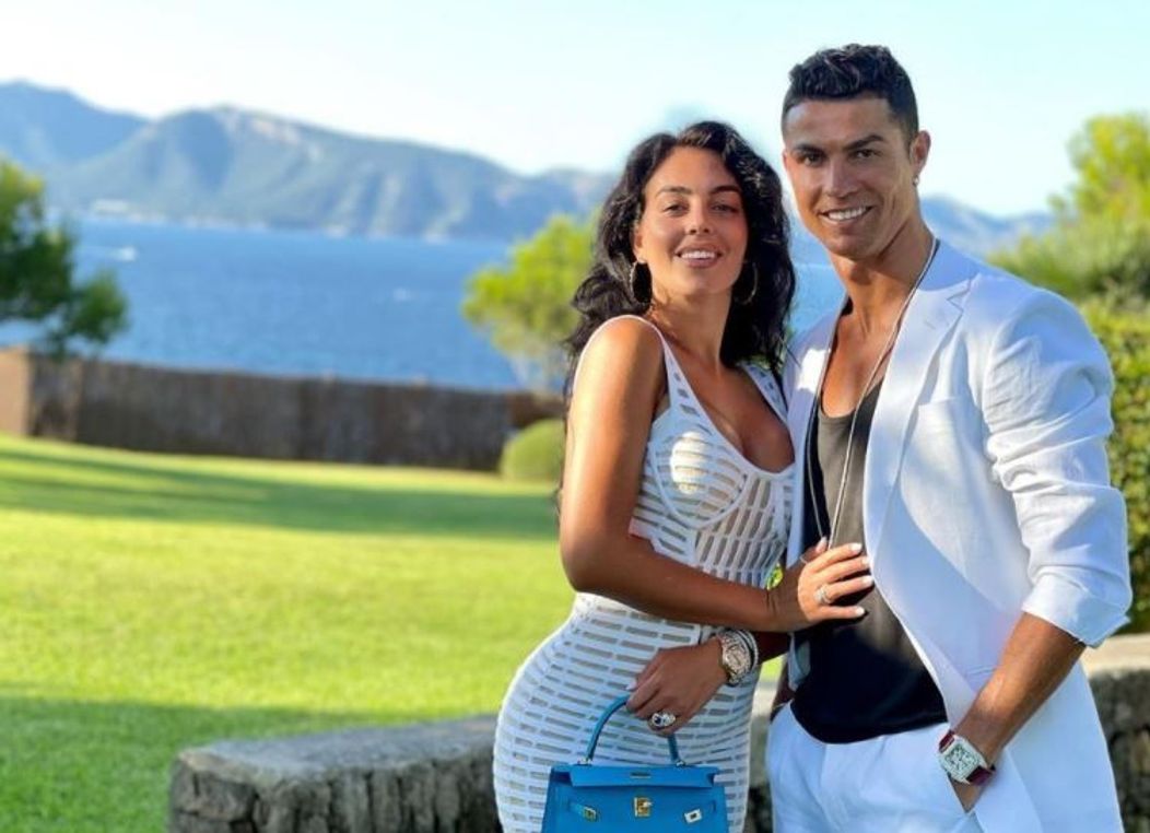 georgina-rodriguez-aparitie-ravasitoare-intr-o-rochie-verde-smarald-la-un-eveniment-din-marbella_1