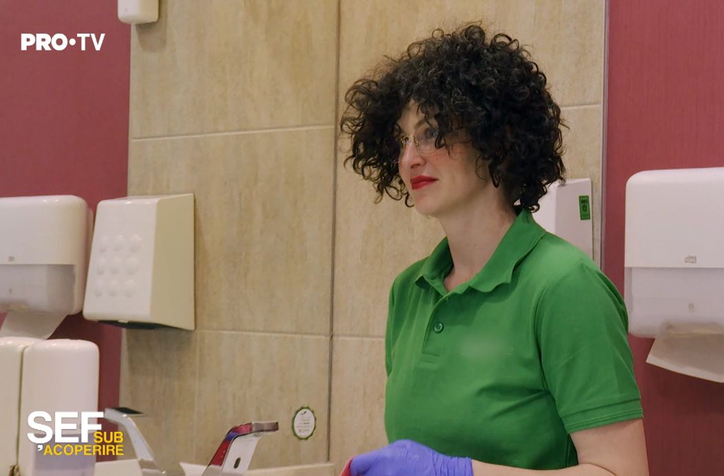 Livia Baba, fondatoarea companiei BLA Shine, este emoționată când aude povestea Roxanei Bria