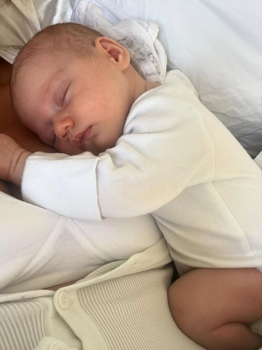 1 month of precious memories we will never forget and a lifetime to go ✨ Gigi Harper you have come into this world and given life a whole new meaning , I feel so lucky to be your mummy and guide you throu (4)