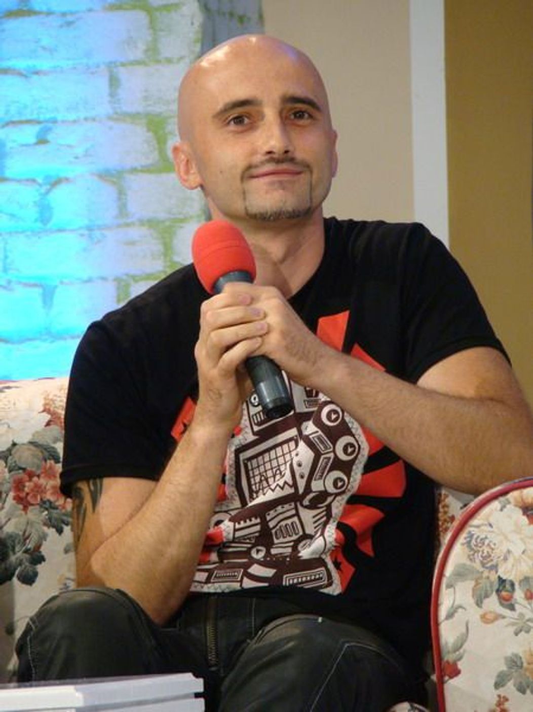 Solist Voltaj
