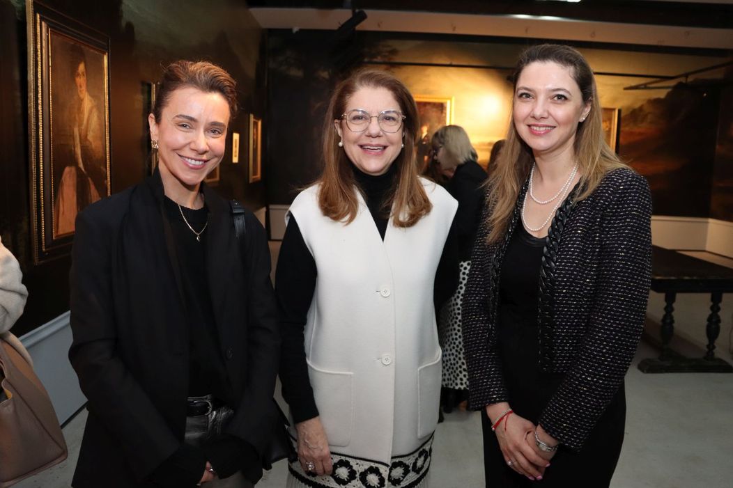 Andreea Vasile, Mihaela Geoana, Catalina Negara