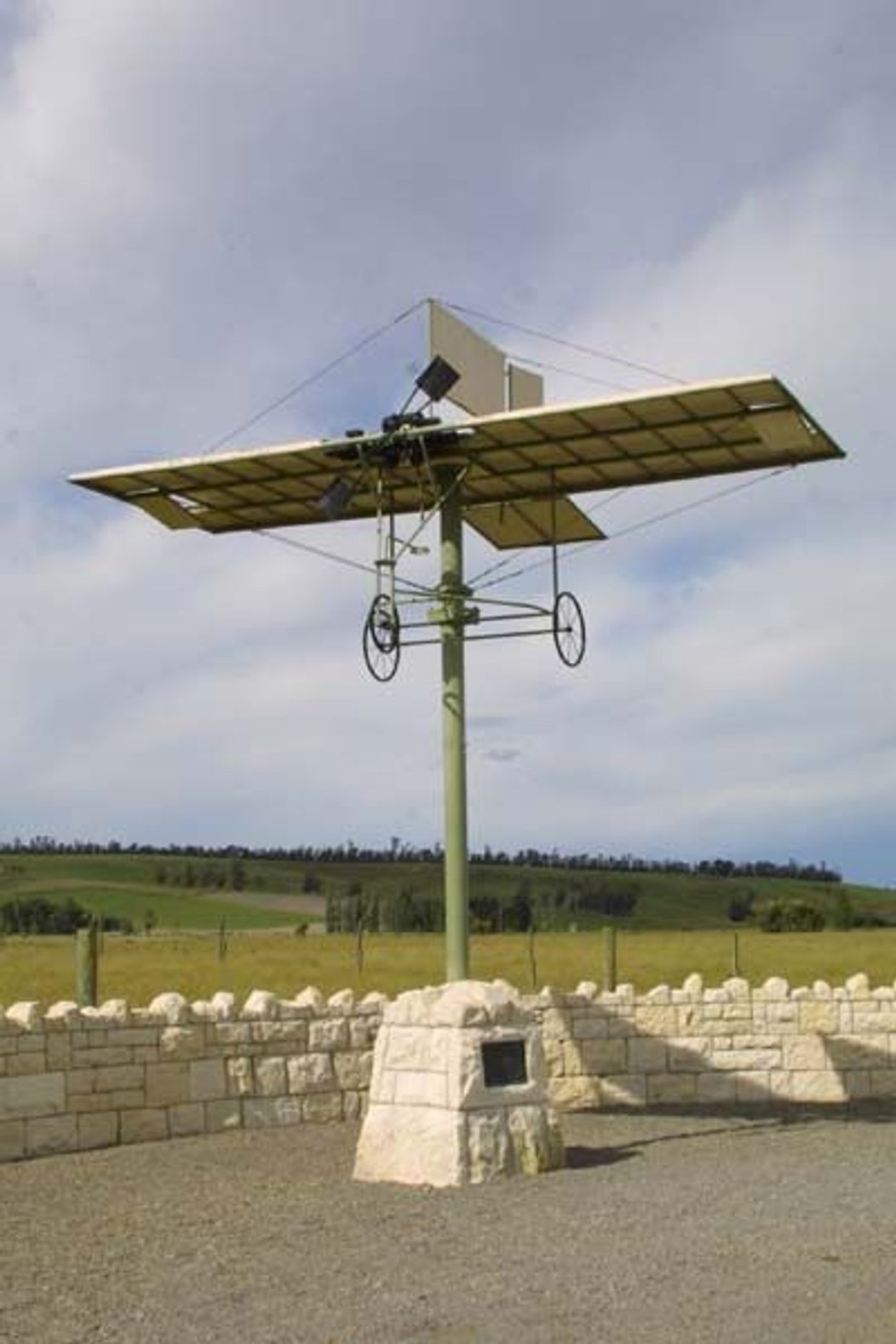 monument dedicat neozeelandezului Richard Pearse 