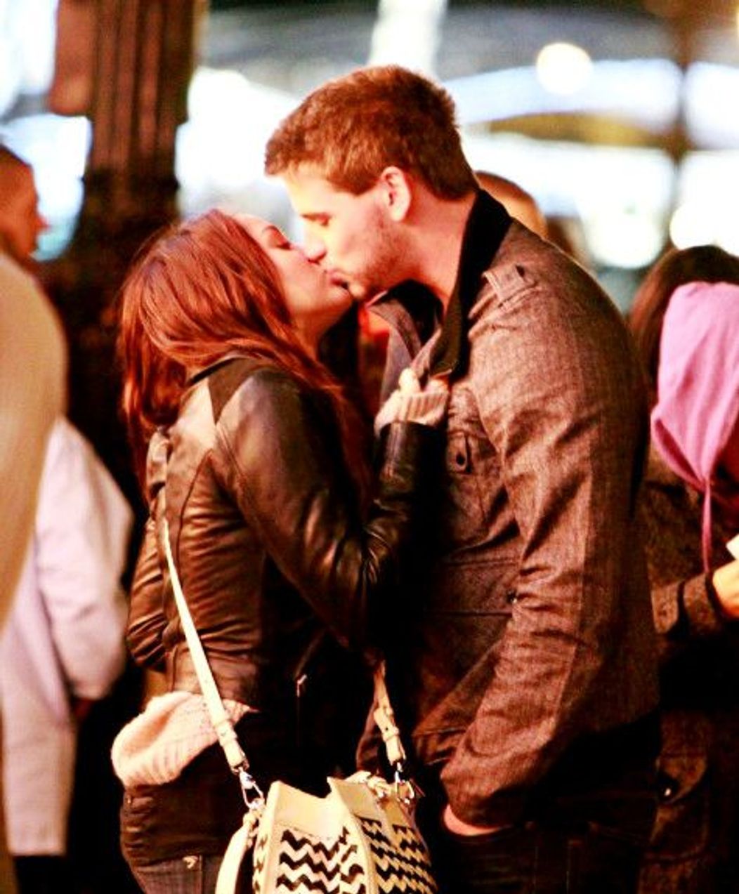 Miley Curus si Liam Hemsworth