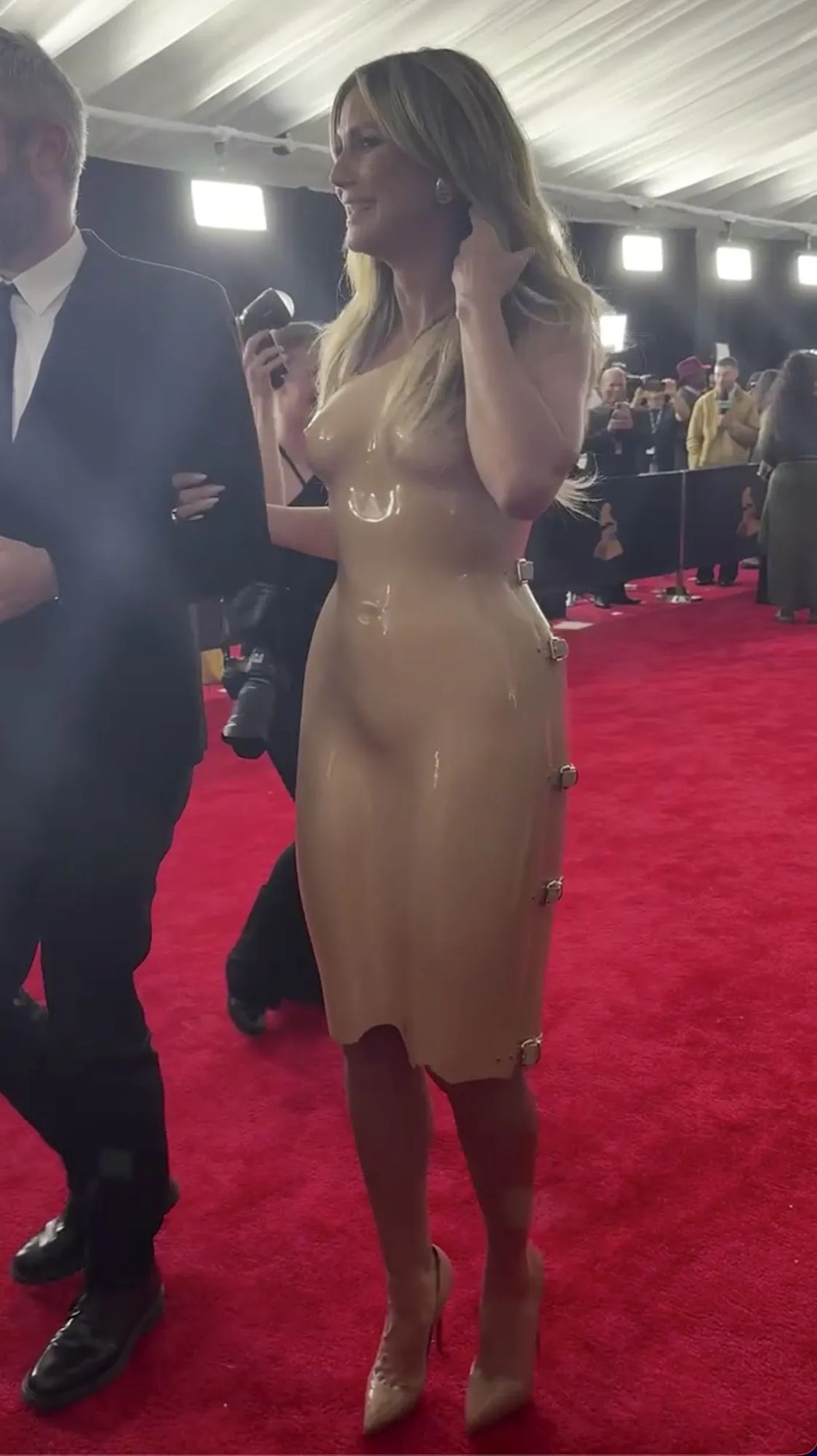 heidi-klum-2026-grammys-020126-1-7c9ac950361d46ff939ef8491e42bfa0