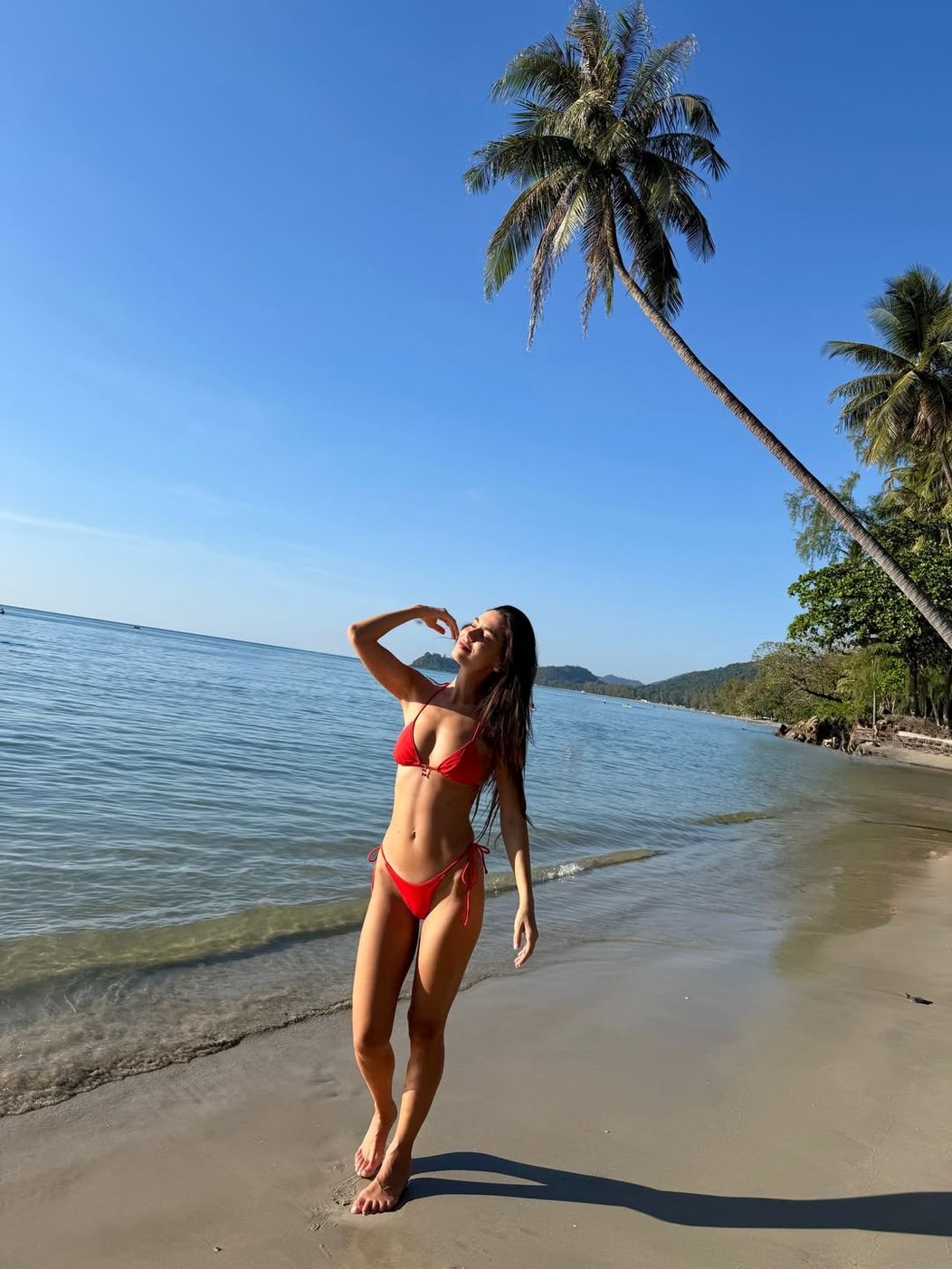 Cu tălpile goale pe nisipul din Thailandaaaa 🇹🇭 (2)