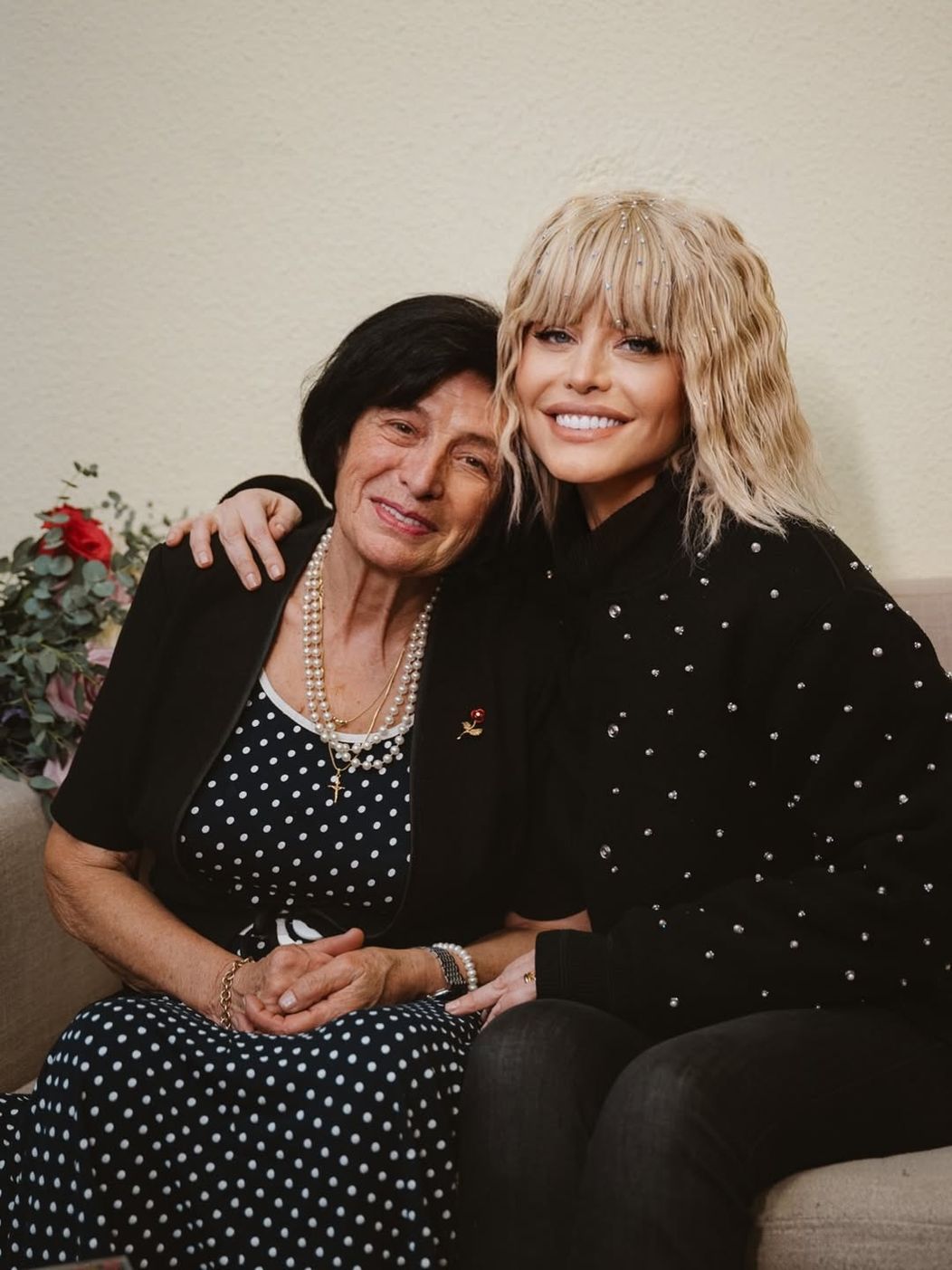 La Multi Ani Mama!!!🎉❤️🥳🪷80 de Ani!!! 👏👏👏Pentru mine esti si vei fi mereu tanara, plina de