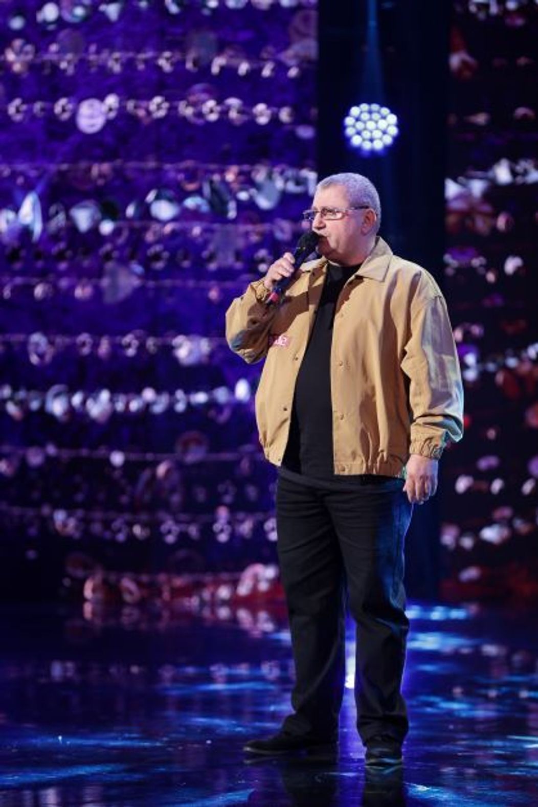 Valeriu Adam la Romanii au talent a cantat „O fată ca ea” de la Direcția 5