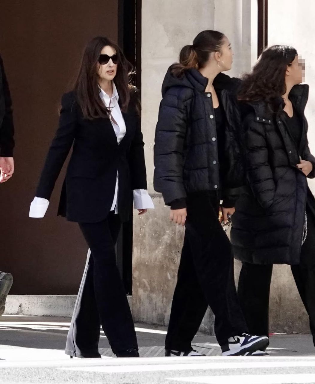 new photo   #leoniecassel #monicabellucci #vincentcassel #devacassel (1)
