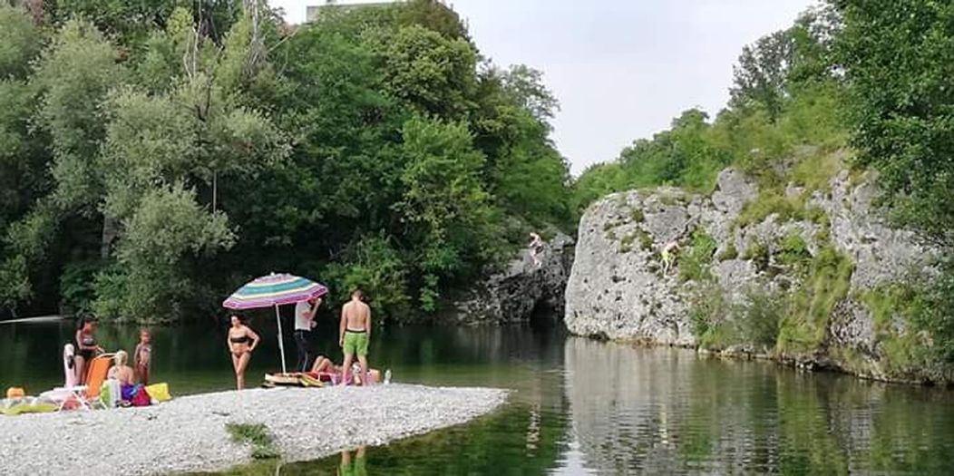 plaja de pe raul natisone italia