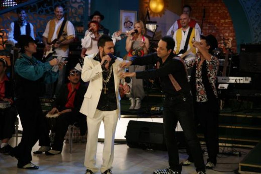 Alex Velea la Happy Hour
