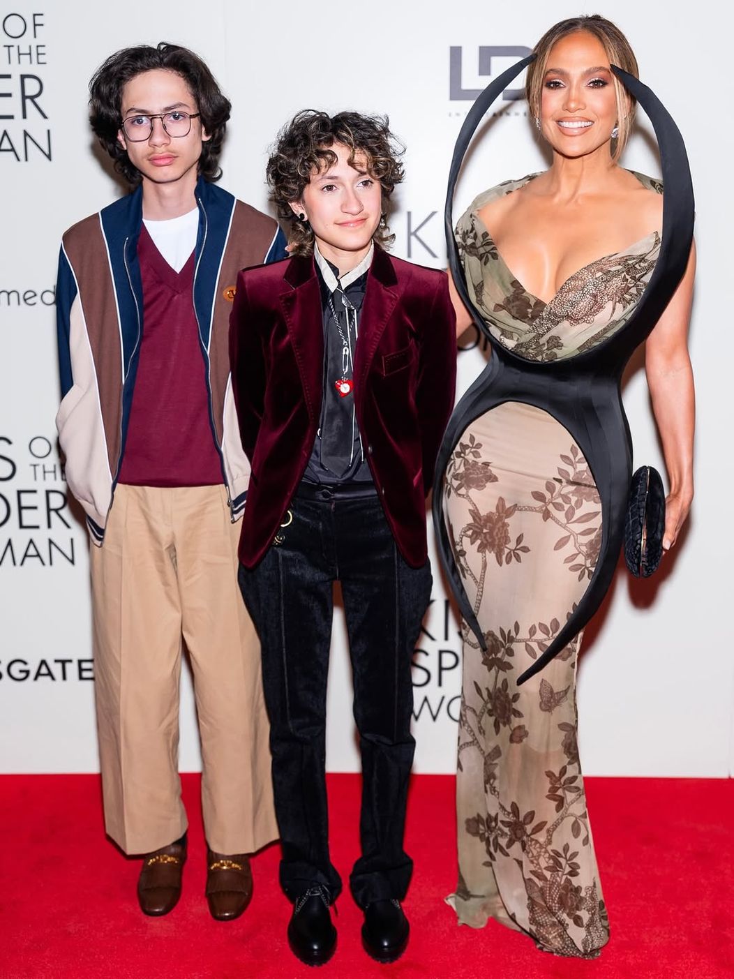 A night to remember 📍KISS OF THE SPIDER WOMAN premiere NY ❤️📸 @thestewartofny (1)
