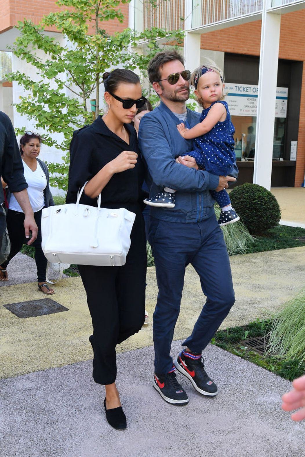 Bradley Cooper cu fiica Lea si Irina