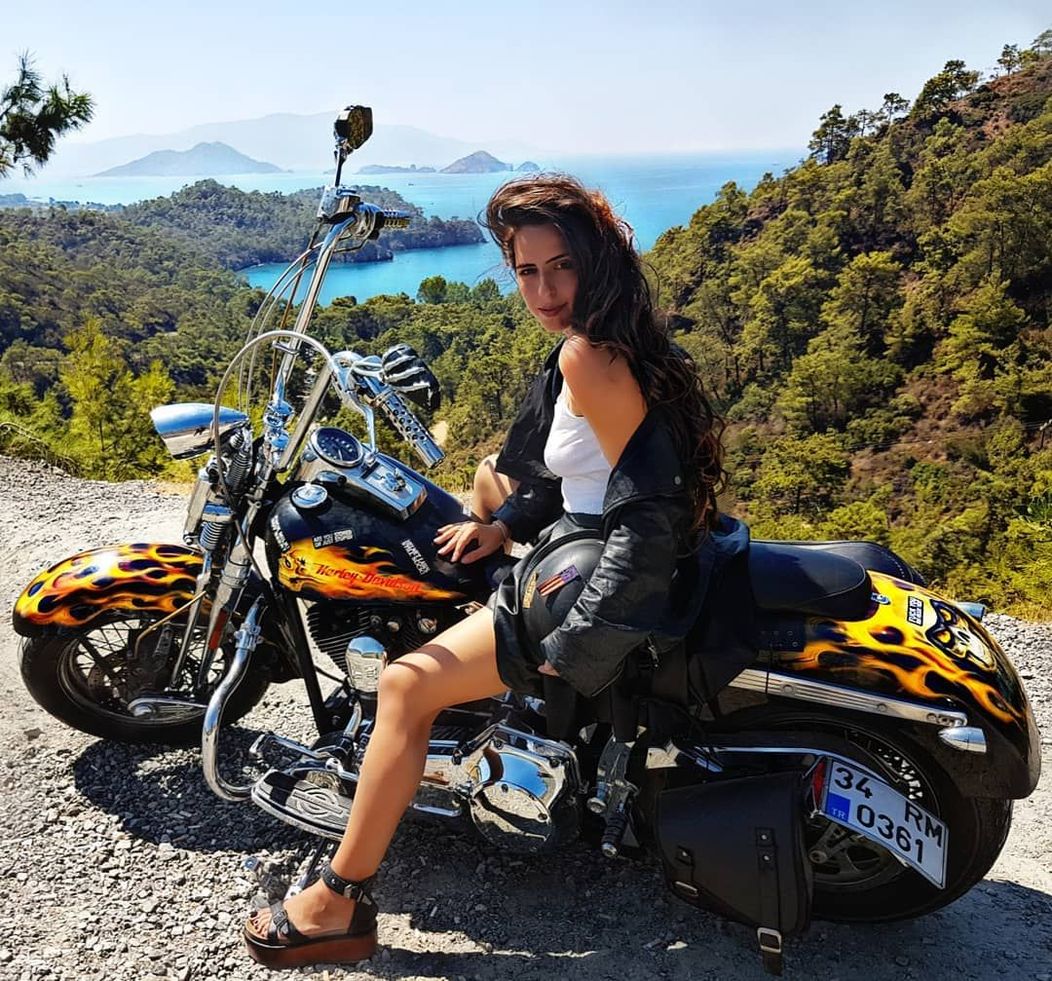 Ada Dumitru participă la SURVIVOR România 2023, în echipa FAIMOȘILOR
