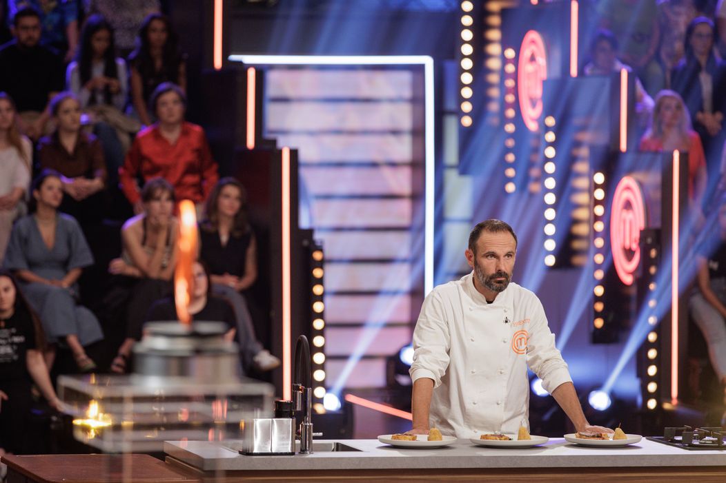 Finala MasterChef România, 16 decembrie 2025. Cei trei chefi taie în carne vie la degustarea felului principal. Finaliștii au mizat pe preparate riscante, dar MasterChefii sunt atenți la fiecare  (8)