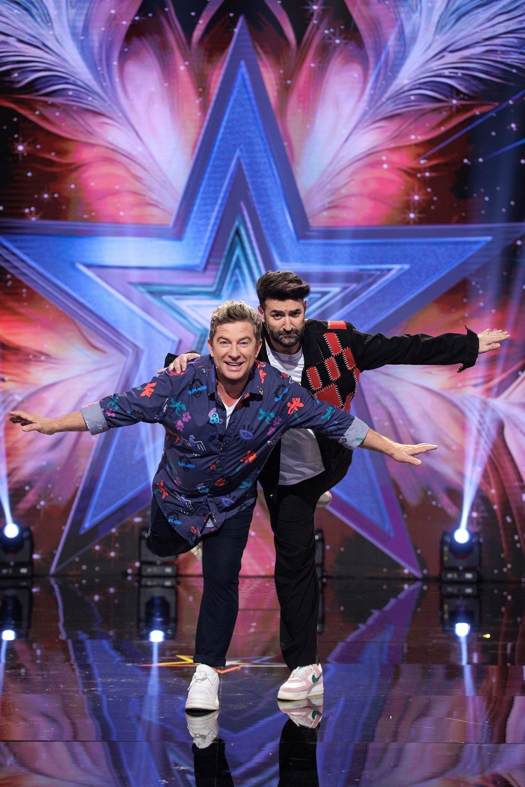 thumbnail_Pavel Bartos si Smiley - Romanii au talent