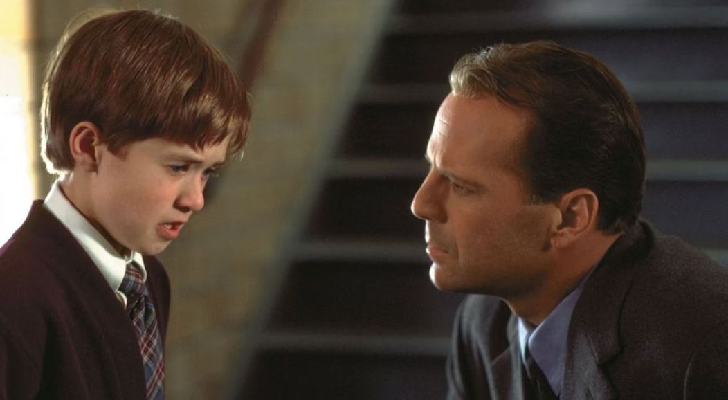 cum arata baietelul cu bruce willis
