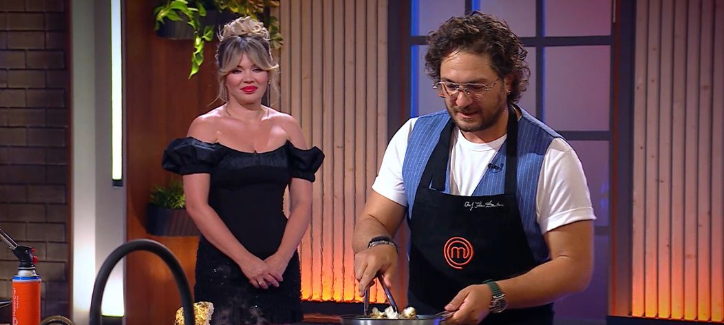Chef Florin Dumitrescu face o demonstrație incendiară, în platoul MasterChef. Gătește, la foc deschis, o rețetă simplă, dar spectaculoasă wagyu și cunopidă arsă „Mi s-a părut ceva inedit” (8)