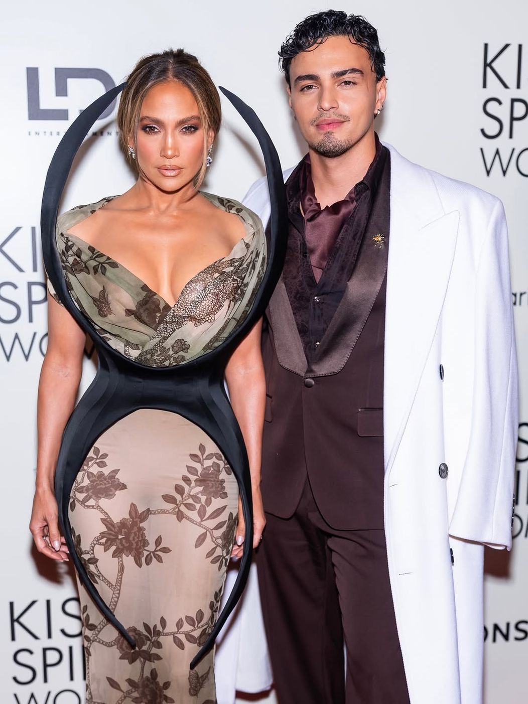 A night to remember 📍KISS OF THE SPIDER WOMAN premiere NY ❤️📸 @thestewartofny (2)