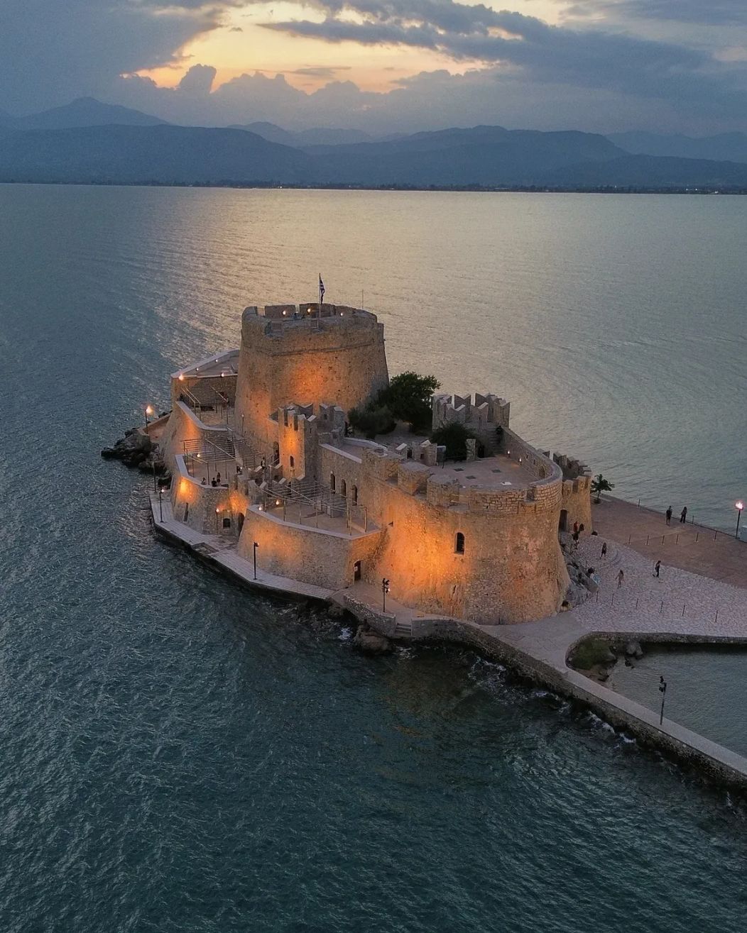 📍Bourtzi fortress, Nafplio#bourtzi #nafplio #peloponnese #greece #drone #dronephotography #dro