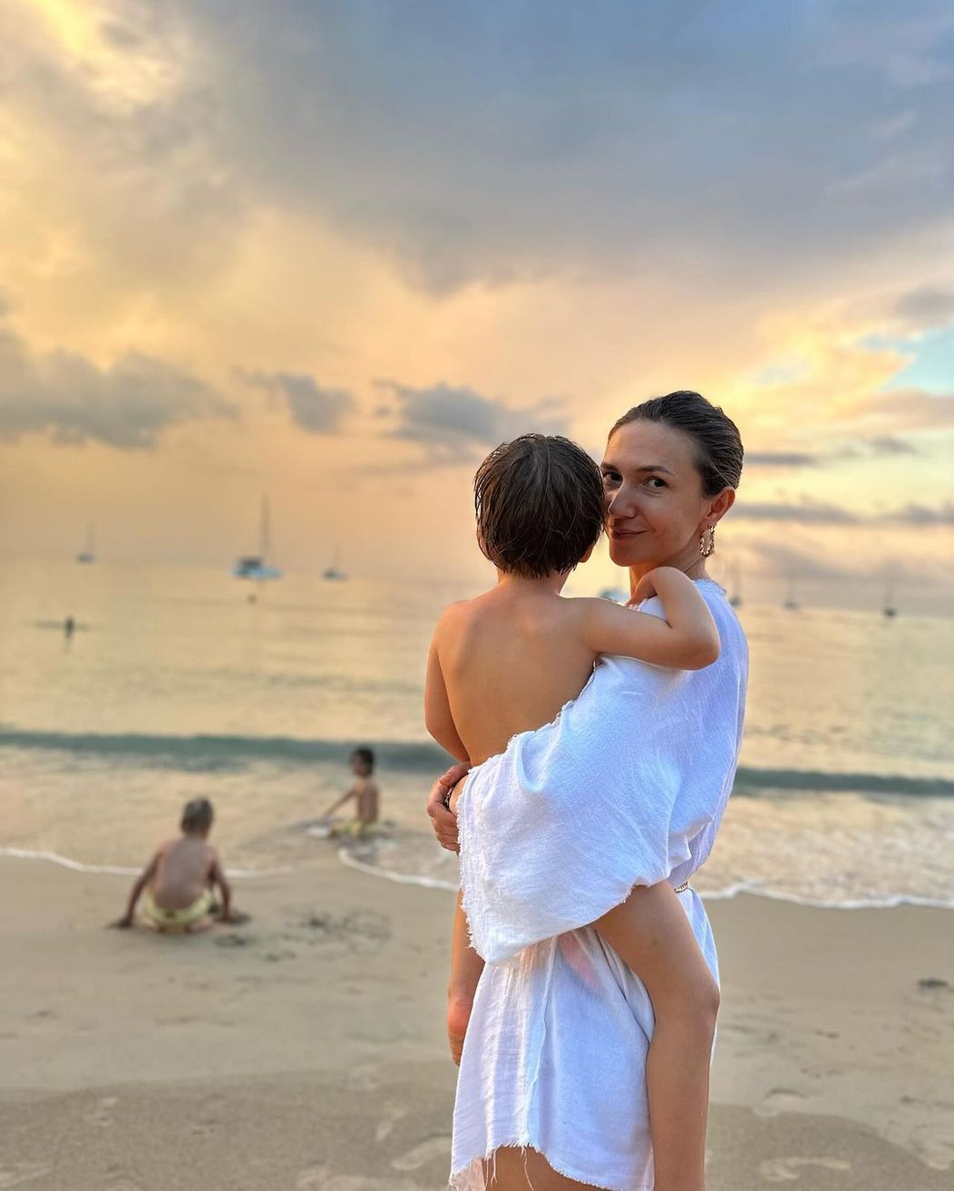 adela si copiii-phuket