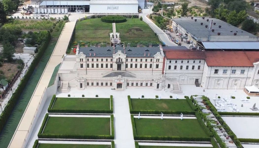 Castel Mimi, una dintre cele mai apreziate crame din estul Europei, văzut de sus, în cadrul emisiunii Wine Trips România
