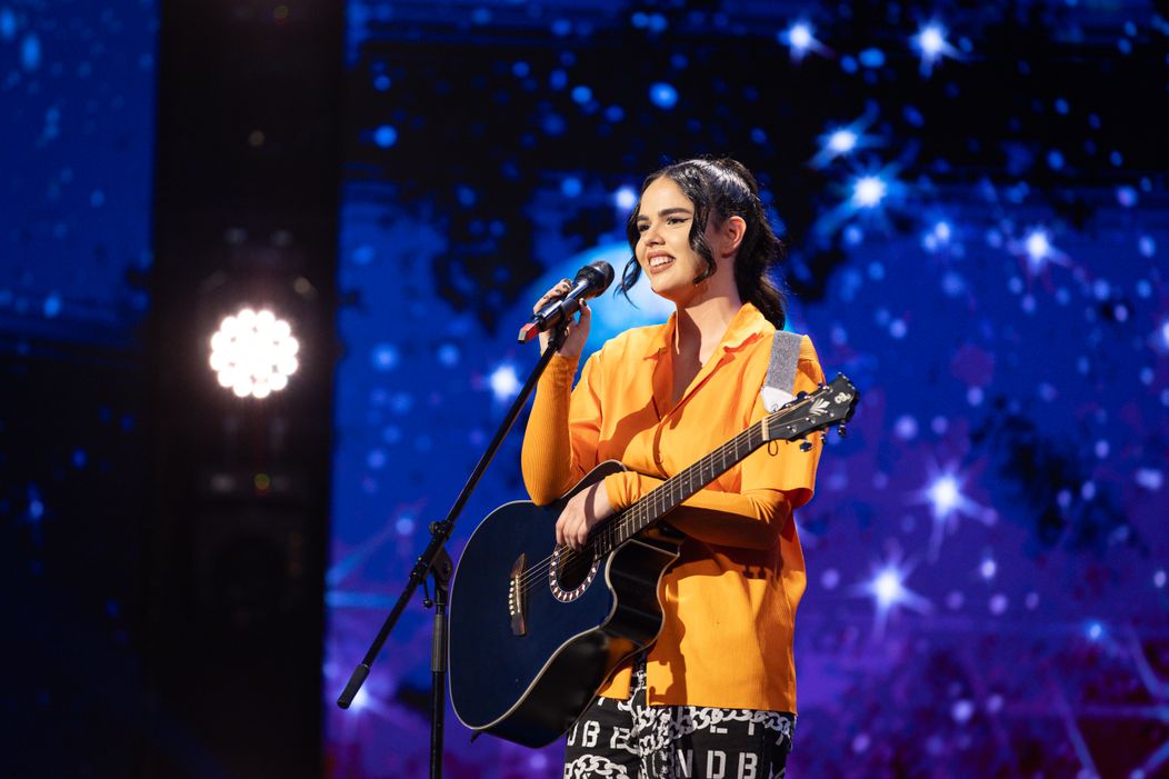 Iulia Vîlceanu - golden buzz Pavel și Smiley (28)