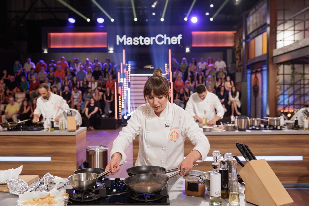 Finala MasterChef România, 16 decembrie 2025. Proba felului principal le-a dat mari bătăi de cap concurenților. Preparatul lui Florentin Drăgoiu le-a atras încă din prima clipă atenția chefilor,  (14)