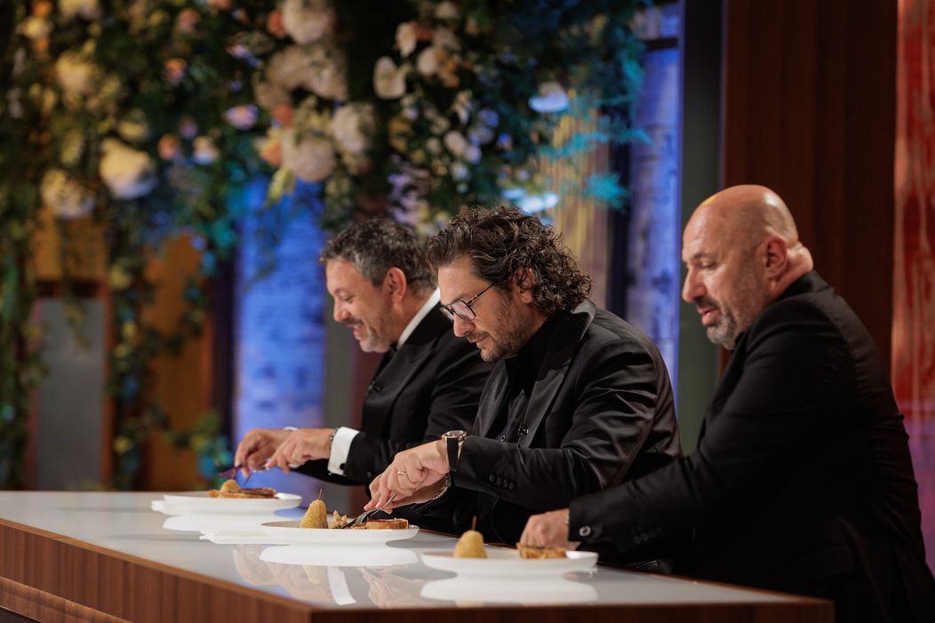 Finala MasterChef România, 16 decembrie 2025. Cei trei chefi taie în carne vie la degustarea felului principal. Finaliștii au mizat pe preparate riscante, dar MasterChefii sunt atenți la fiecare  (10)