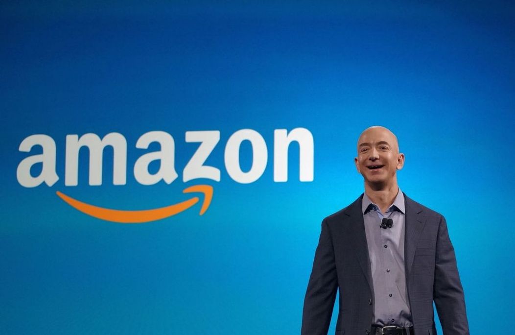 Povestea incredibilă a lui Jeff Bezos - din bucătăria unui restaurant fast-food la succesul Amazon