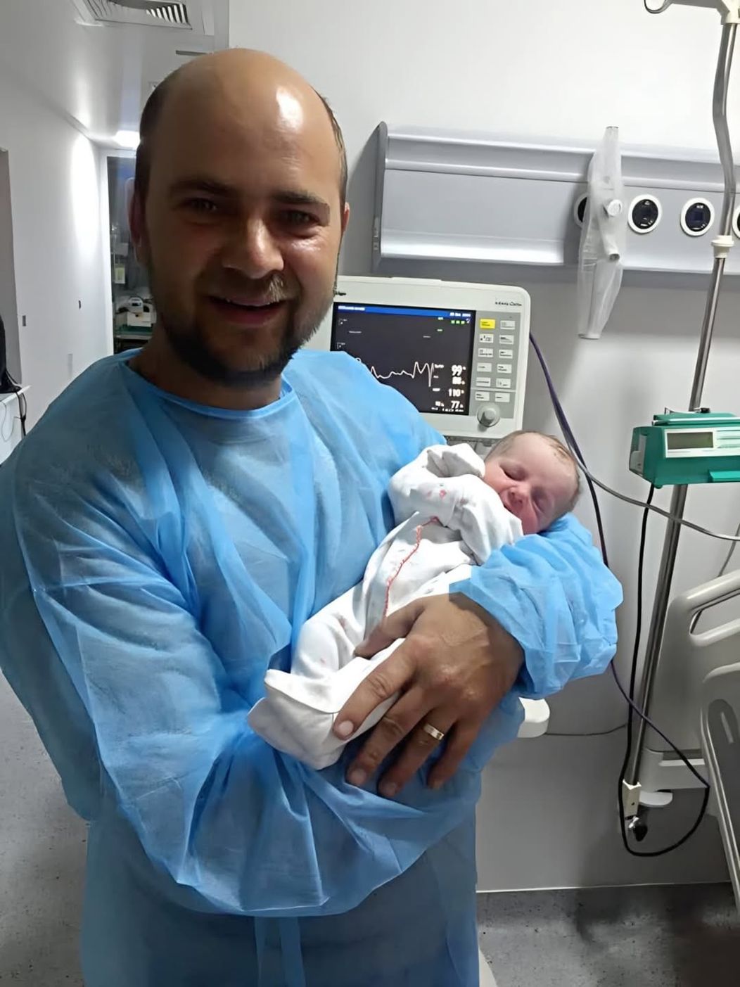 Astăzi este ziua iubitei mele, îngerașului meu, fetița mea — cea pe care o iubesc cel mai mult p