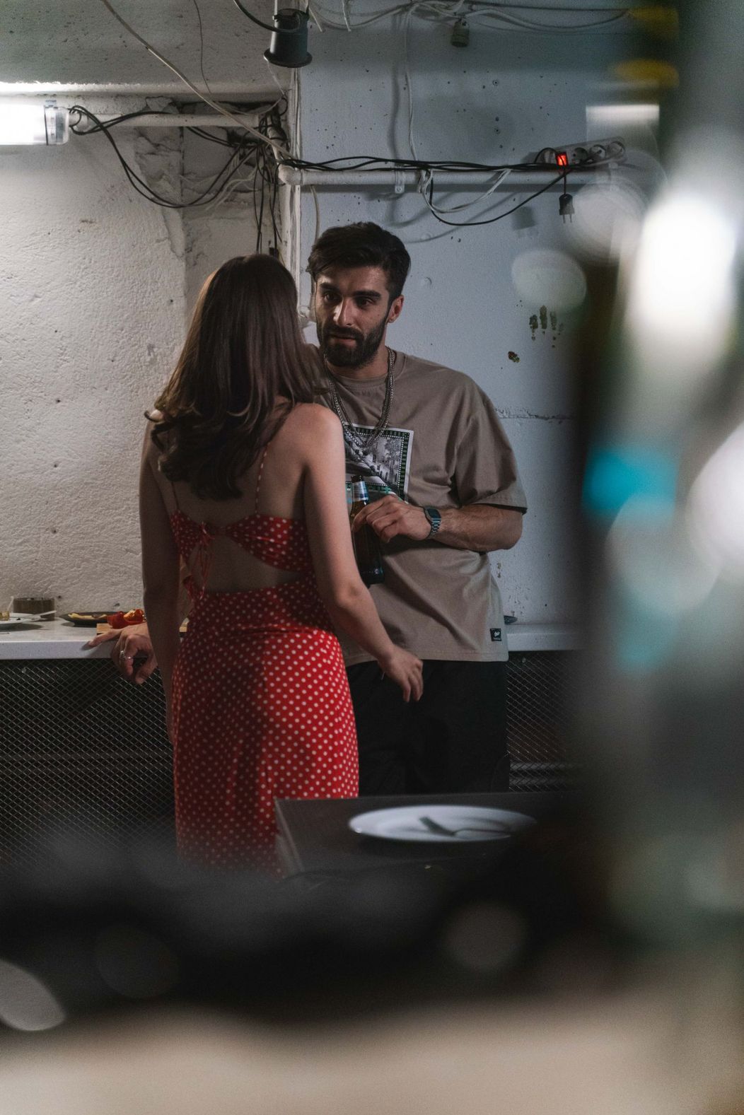 Daniel Nuță și Teona Stavarachi, scenă din serialul Groapa 