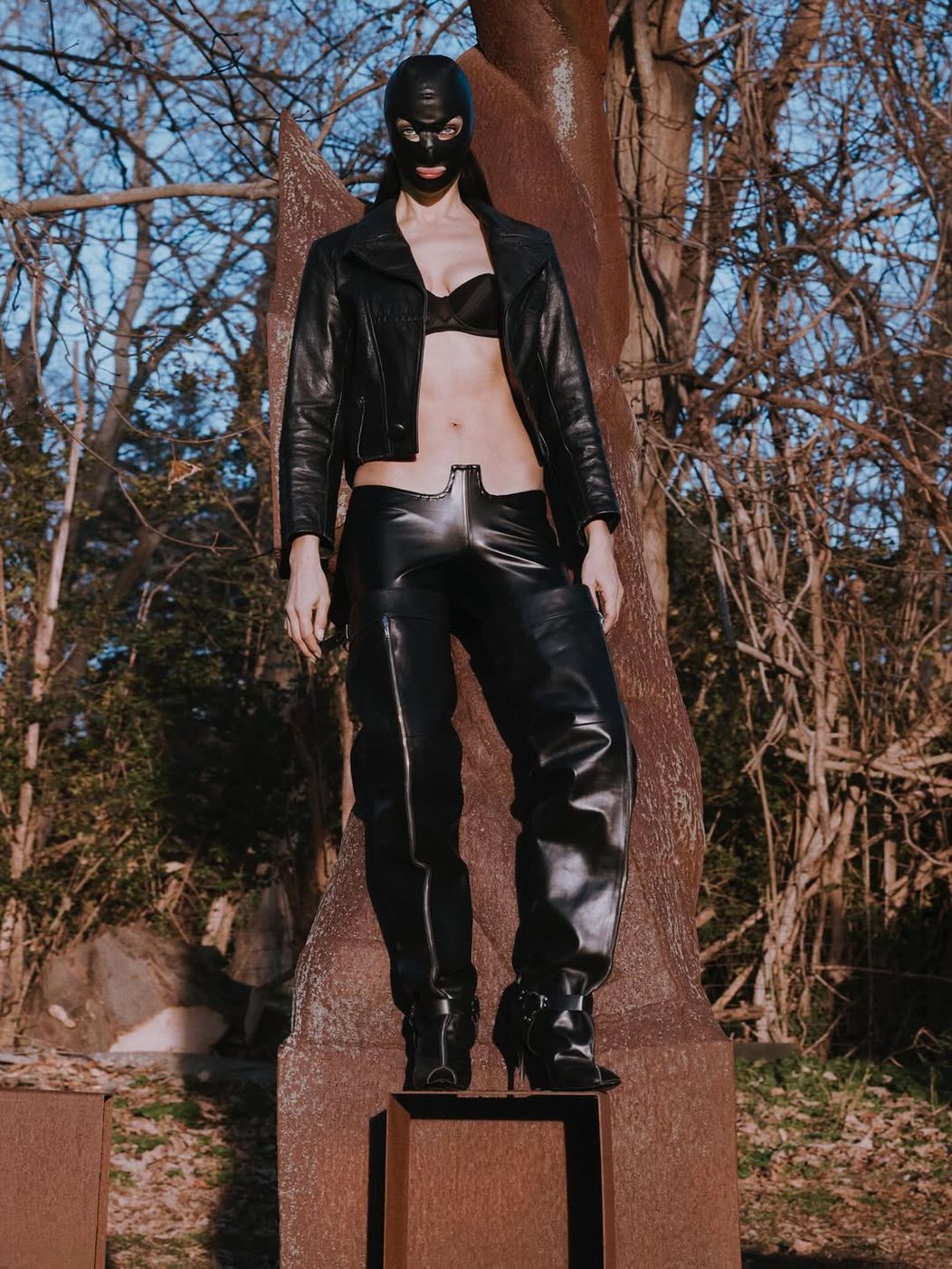 Great project with a great friend, @stevenkleinstudio 🖤🖤🖤Thank you, Steven, for bringing this (1)