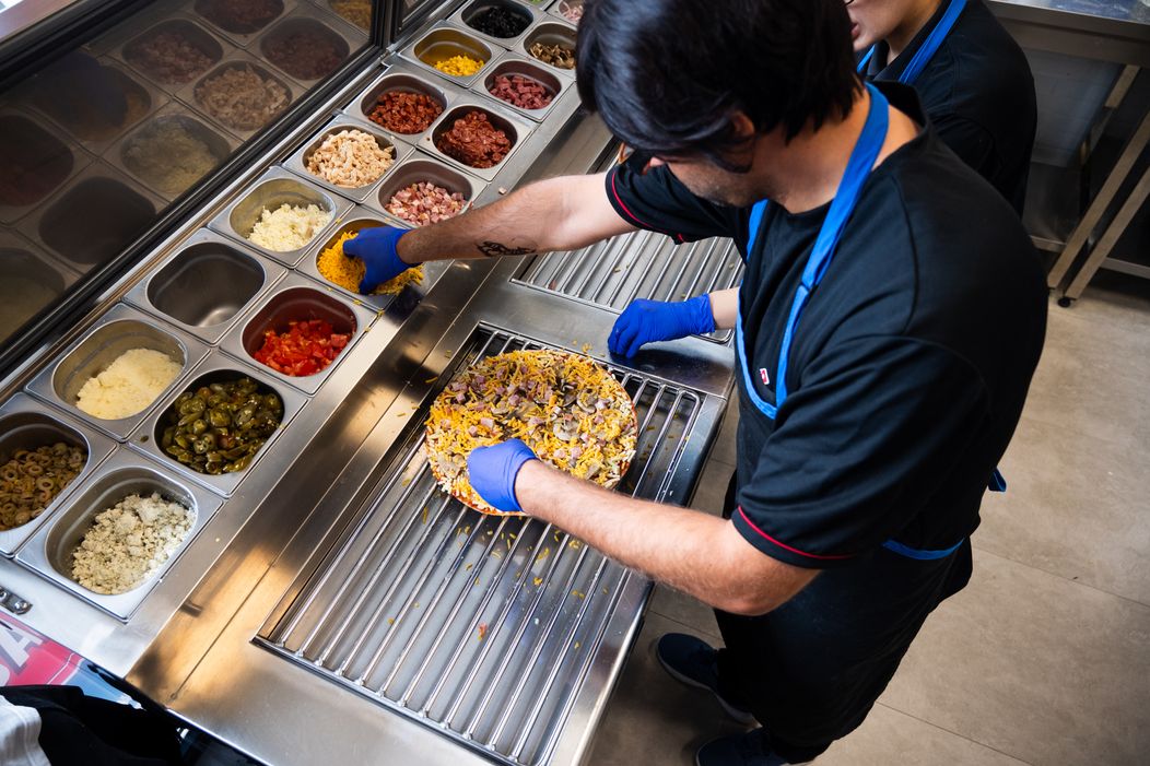  Șef sub acoperire, 21 noiembrie 2024. Șeful sub acoperire își continuă treaba, într-un restaurant abia deschis, în cadrul unui complex rezidențial, dar care nu livrează rezultatele la car (17)