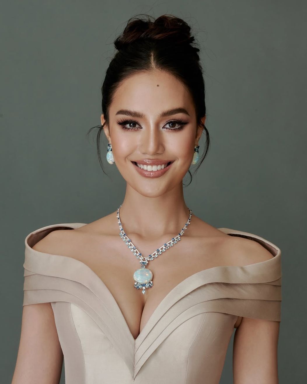 Thank you from the bottom of my heart.I’m beyond grateful for all the love, support, and encouragement you’ve shared with me on this journey. Standing here today as Miss World Thailand 2025 is possible be (3)