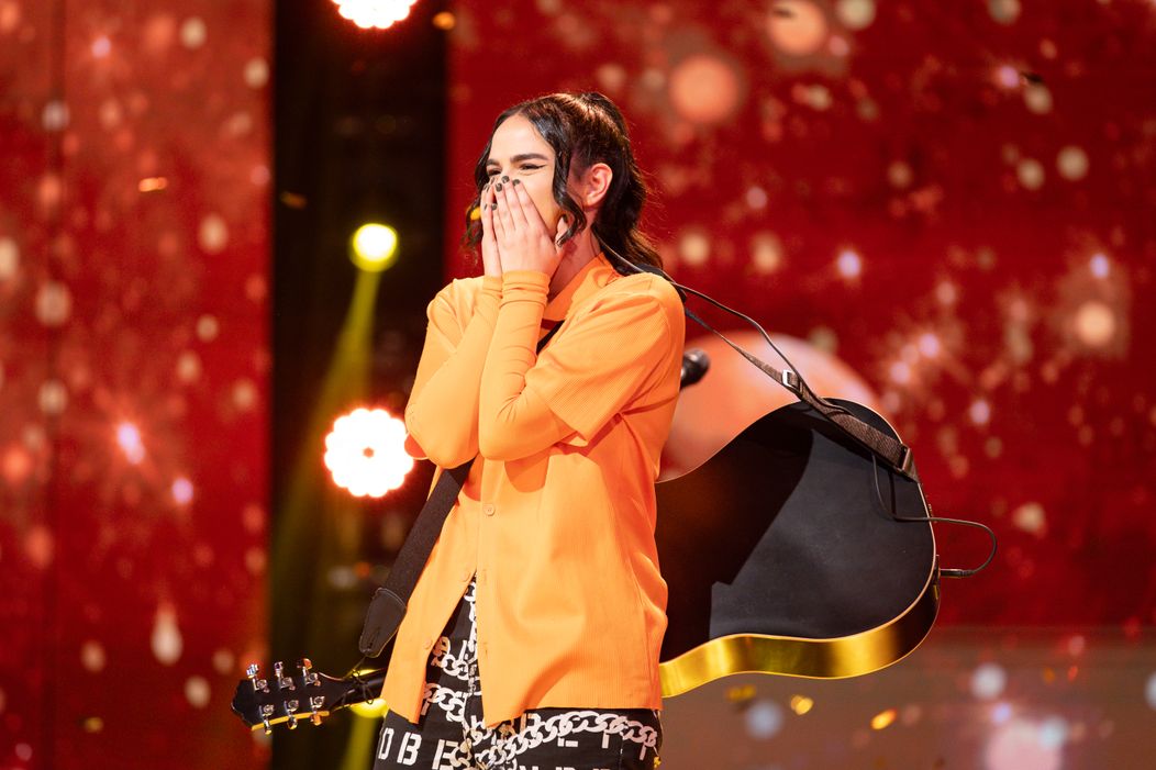 Iulia Vîlceanu - golden buzz Pavel și Smiley (35)