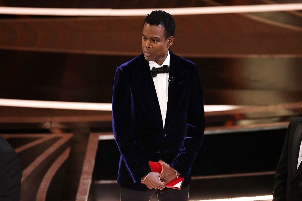 Chris Rock fotografiat pe scenă la gala Oscar 2022