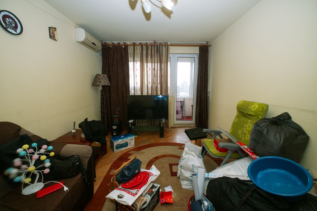 Visuri la Cheie, 15 aprilie 2026. Cum arată apartamentul în care locuiește Dani. Camera în care dormea tatăl lui îi stârnește multe amintiri dureroase și a fost transformată în depozit „E greu să intre acol (14)