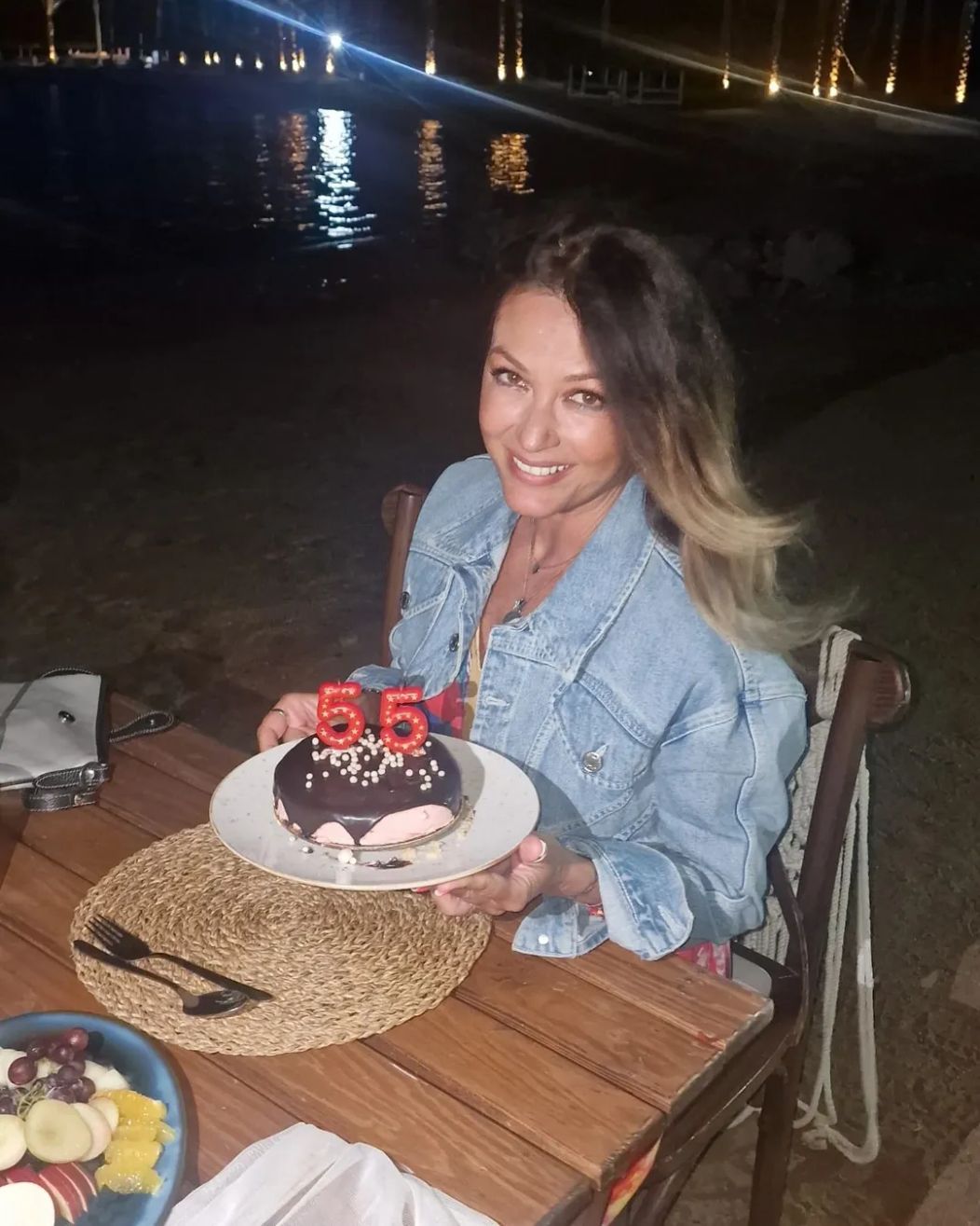 O zi splendidă, o zi pe care n-o voi uita niciodată!Vă îmbrățișez și vă mulțumesc mult pentru mesajele trimise!Happy 55! (1)