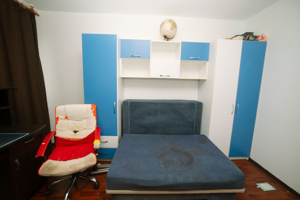 Visuri la Cheie, 15 aprilie 2026. Cum arată apartamentul în care locuiește Dani. Camera în care dormea tatăl lui îi stârnește multe amintiri dureroase și a fost transformată în depozit „E greu să intre acol (12)