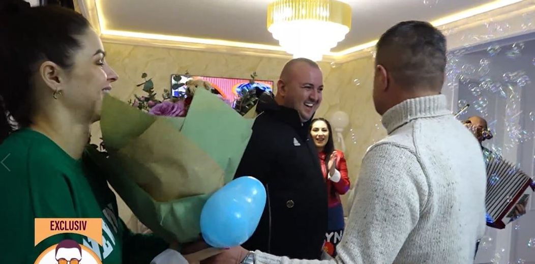 Vasilică Ceterașu și Amalia Ursu vin cu gemenii acasă 