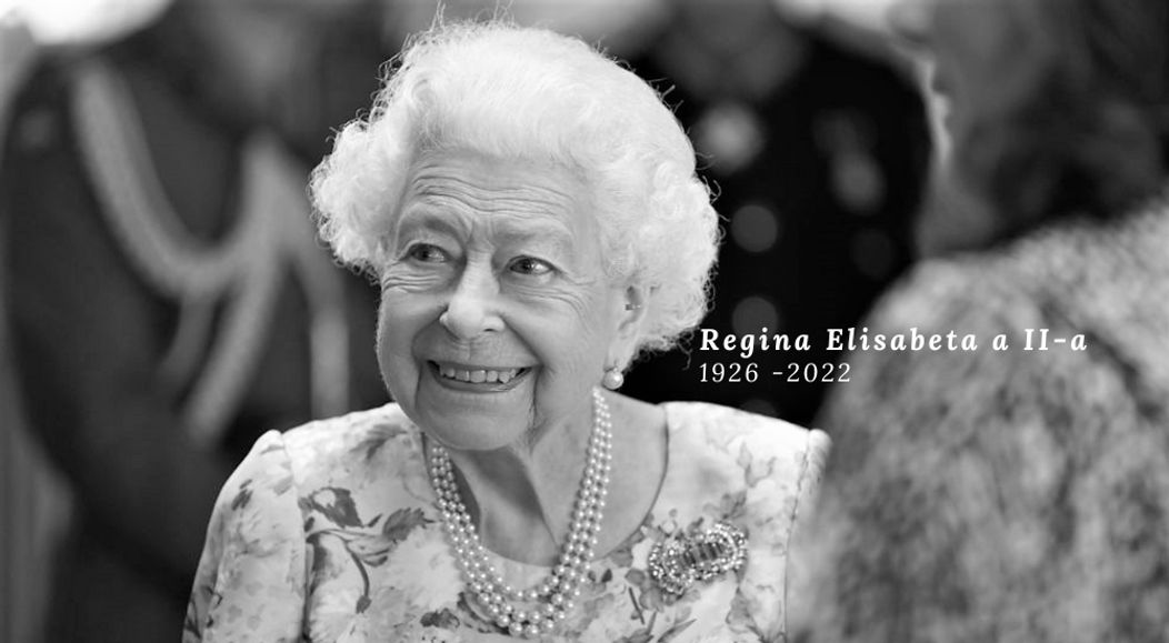 Regina Elisabeta a II-a zâmbește la un eveniment oficial al Casei Regale
