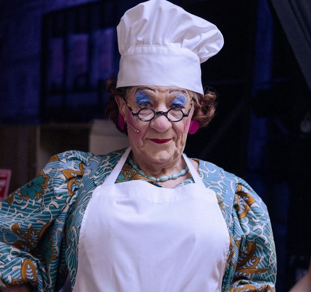 No pantomime is complete without a “Baking Scene”. Our @MotherGooseShow is no exception.https---