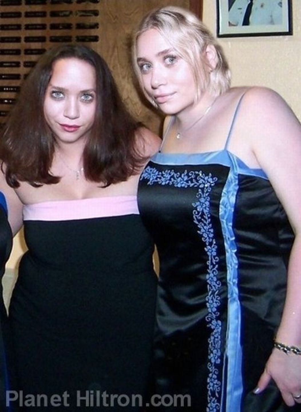 Mary Kate si Ashley Olsen