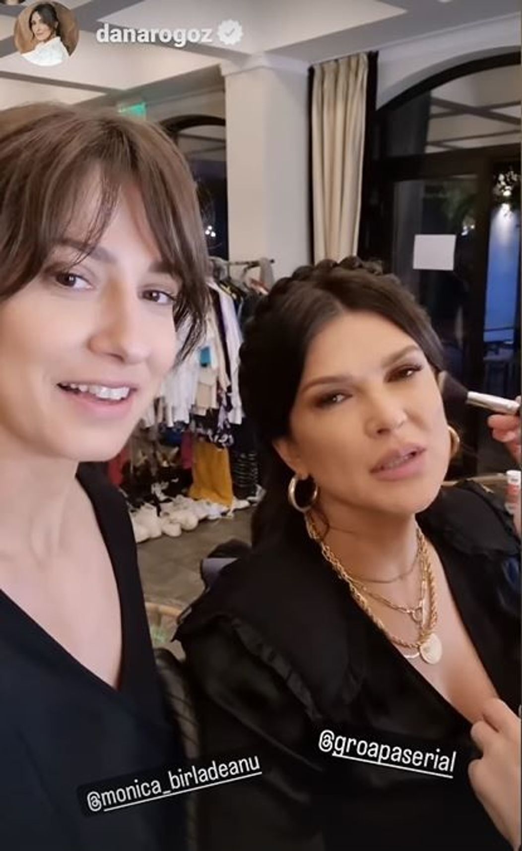 Dana Rogoz și Monica Bîrlădeanu, la filmări pentru Groapa
