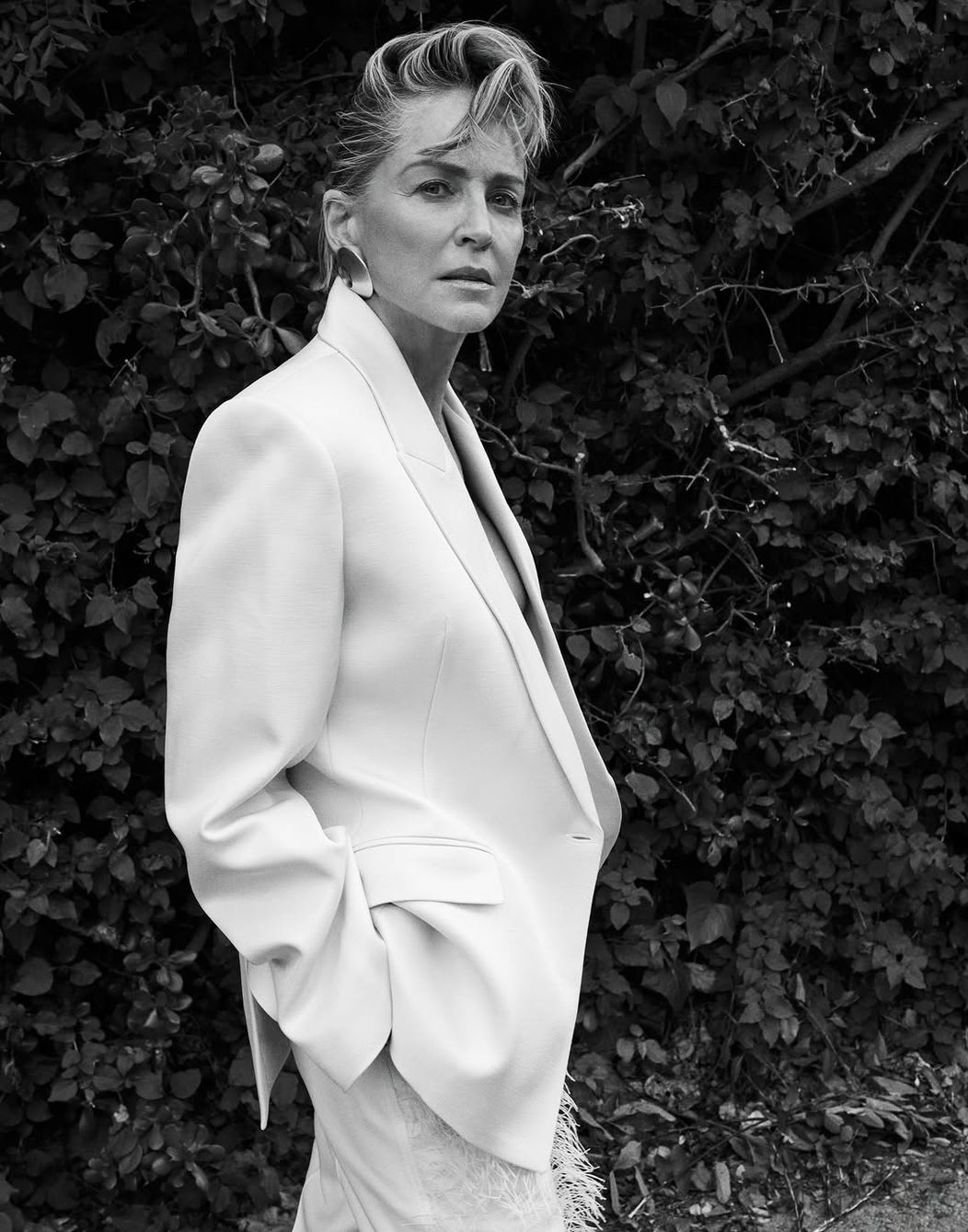 “Good people won’t let the world fall apart. I believe in good people. That is my political credo.”In a world that feels increasingly uncertain, @sharonstone reminds us of the quiet power of compassion and wh