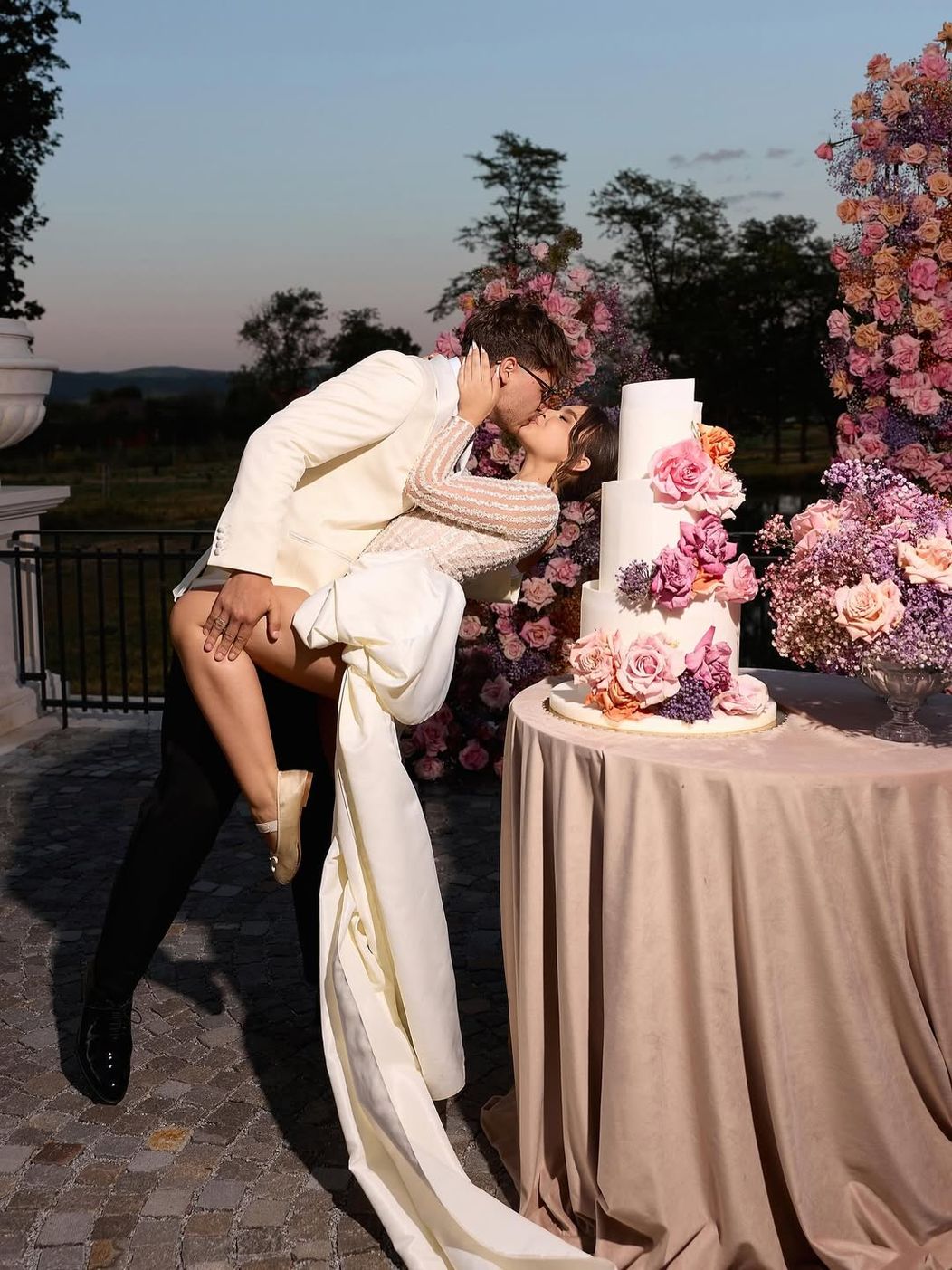 Our civil wedding 🥹❤️ JUST MARRIED!!! ✨📍 @castelul.banffy.rascruci