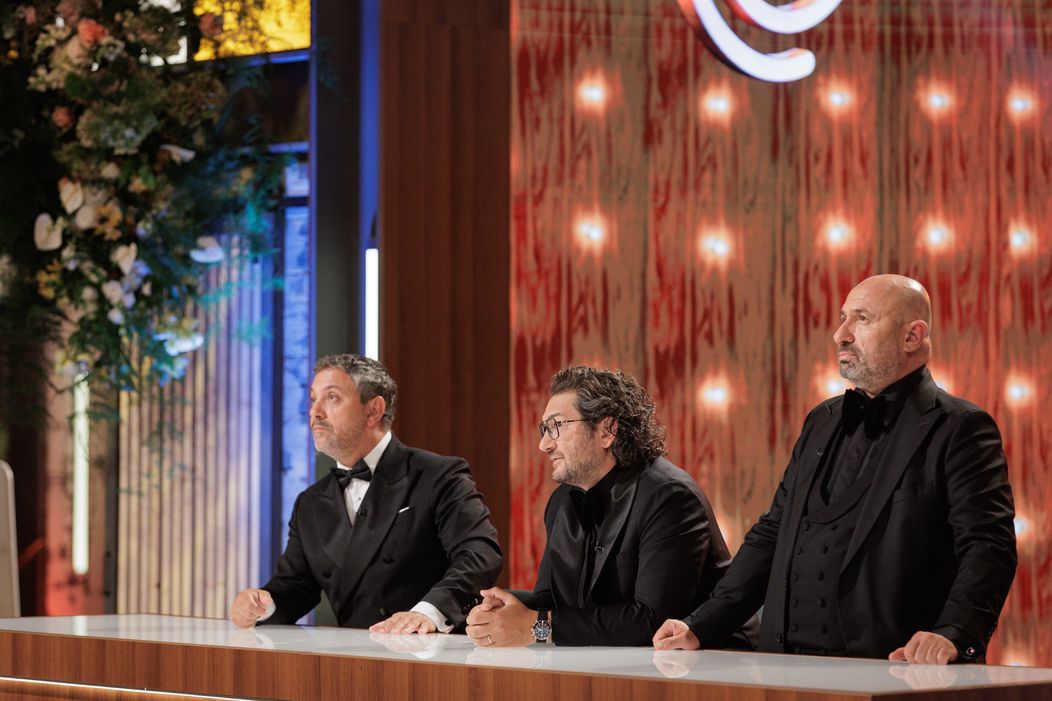 Finala MasterChef România, 16 decembrie 2025. Proba felului principal le-a dat mari bătăi de cap concurenților. Preparatul lui Florentin Drăgoiu le-a atras încă din prima clipă atenția chefilor,  (3)