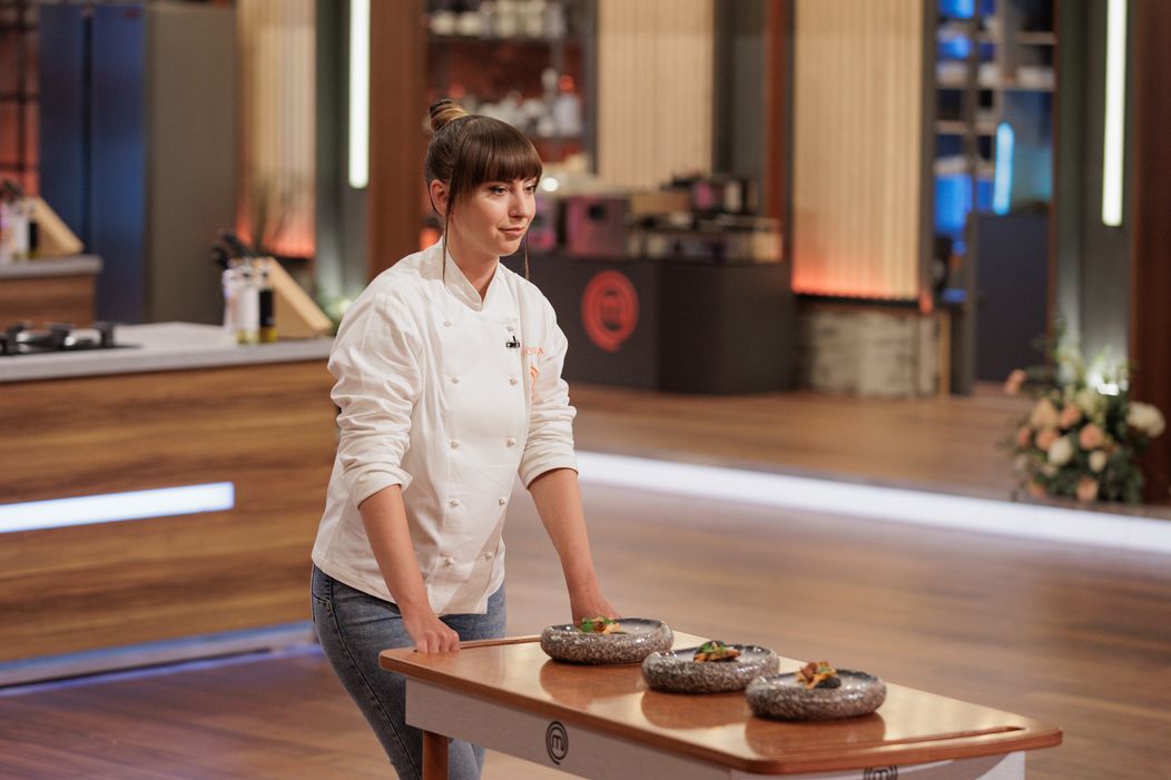 Finala MasterChef România, 16 decembrie 2025. Se dă startul primei degustări. Deși preparatele arată bine, finaliștii nu au făcut cele mai inspirate combinații „Fix ce îmi era frică aia s-a întâmpl (1)