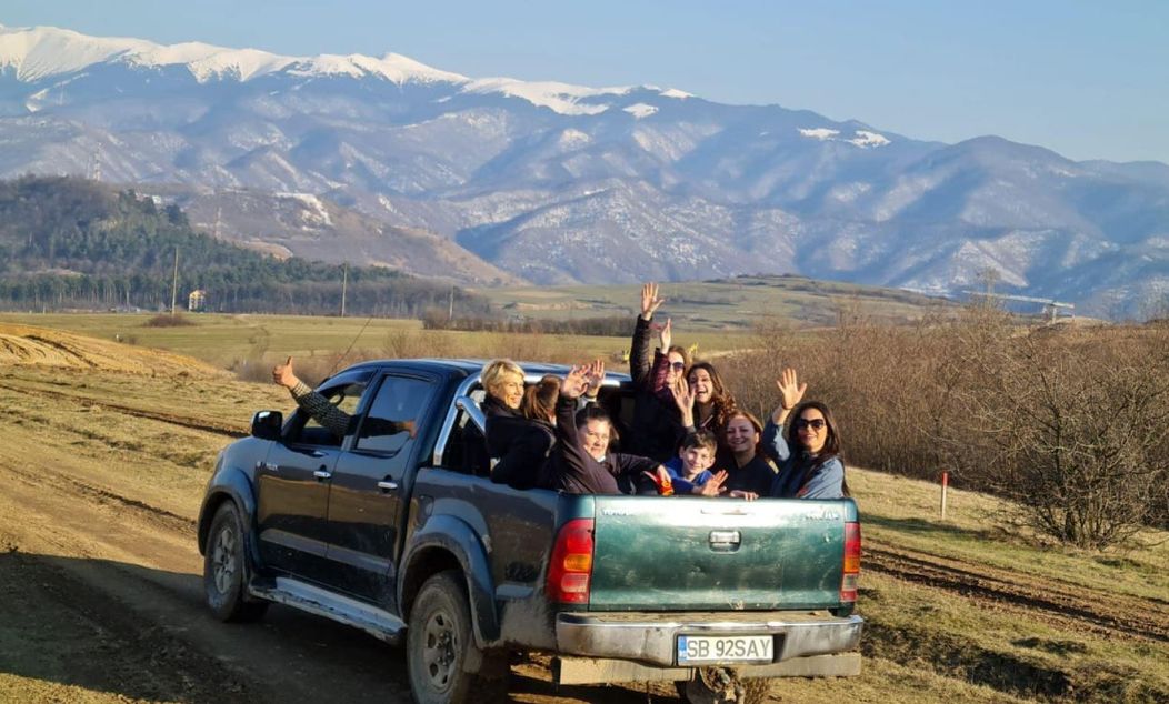 Reacția ministrului de interne după ce Raluca Turcan a fost surprinsă fără mască în compania a 8 persoane. FOTO: turnulsfatului.ro